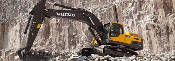 Novas escavadeiras e retroescavadeiras para rochas ornamentais e construção