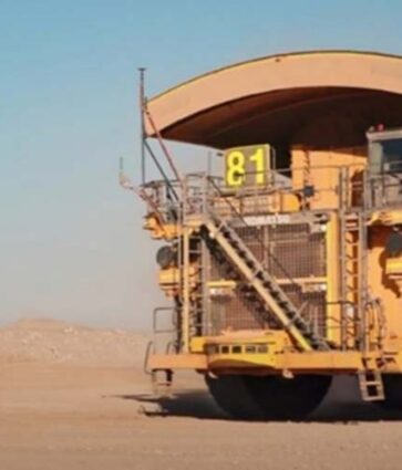 Komatsu entrega 700º caminhão autônomo para operação em minas