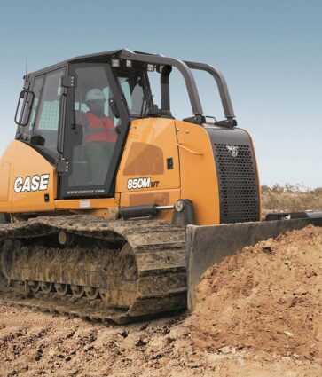 100% brasileiros: fábrica em Contagem assume produção global de tratores compactos de esteiras