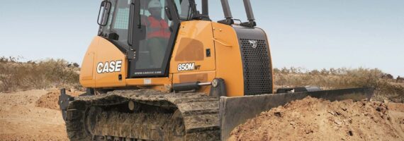 100% brasileiros: fábrica em Contagem assume produção global de tratores compactos de esteiras