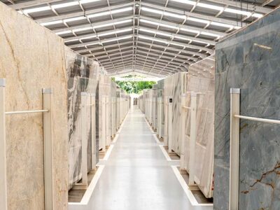 Brasil se mantém como exportador estratégico de pedras naturais diante da volatilidade do dólar