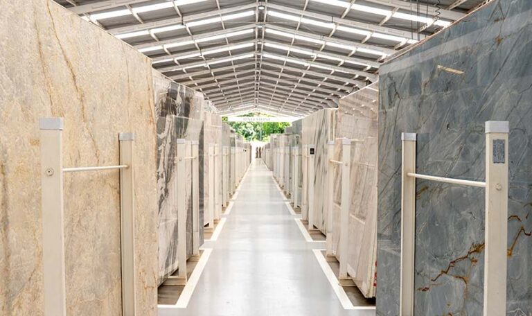 Brasil se mantém como exportador estratégico de pedras naturais diante da volatilidade do dólar