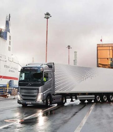 Volvo lança serviço que reduz velocidade de caminhões em áreas restritas