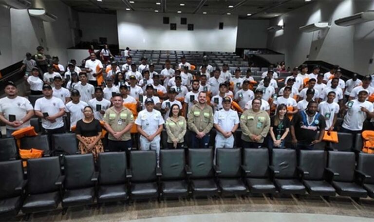 MRN e Marinha certificam nova turma de aquaviários