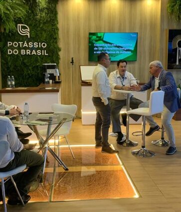 Potássio do Brasil debate logística amazônica e dependência de fertilizantes na maior feira de mineração da América Latina
