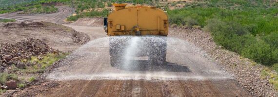 Sotreq traz ao Brasil tecnologia WDS 2.0 da Caterpillar para otimizar o controle de poeira na mineração